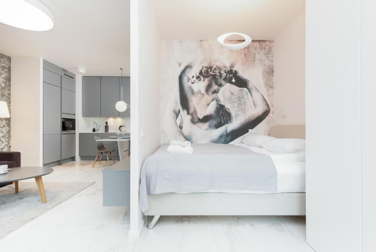 Mennica Residence - City Center Apartments By Noclegi Renters Varşova Dış mekan fotoğraf