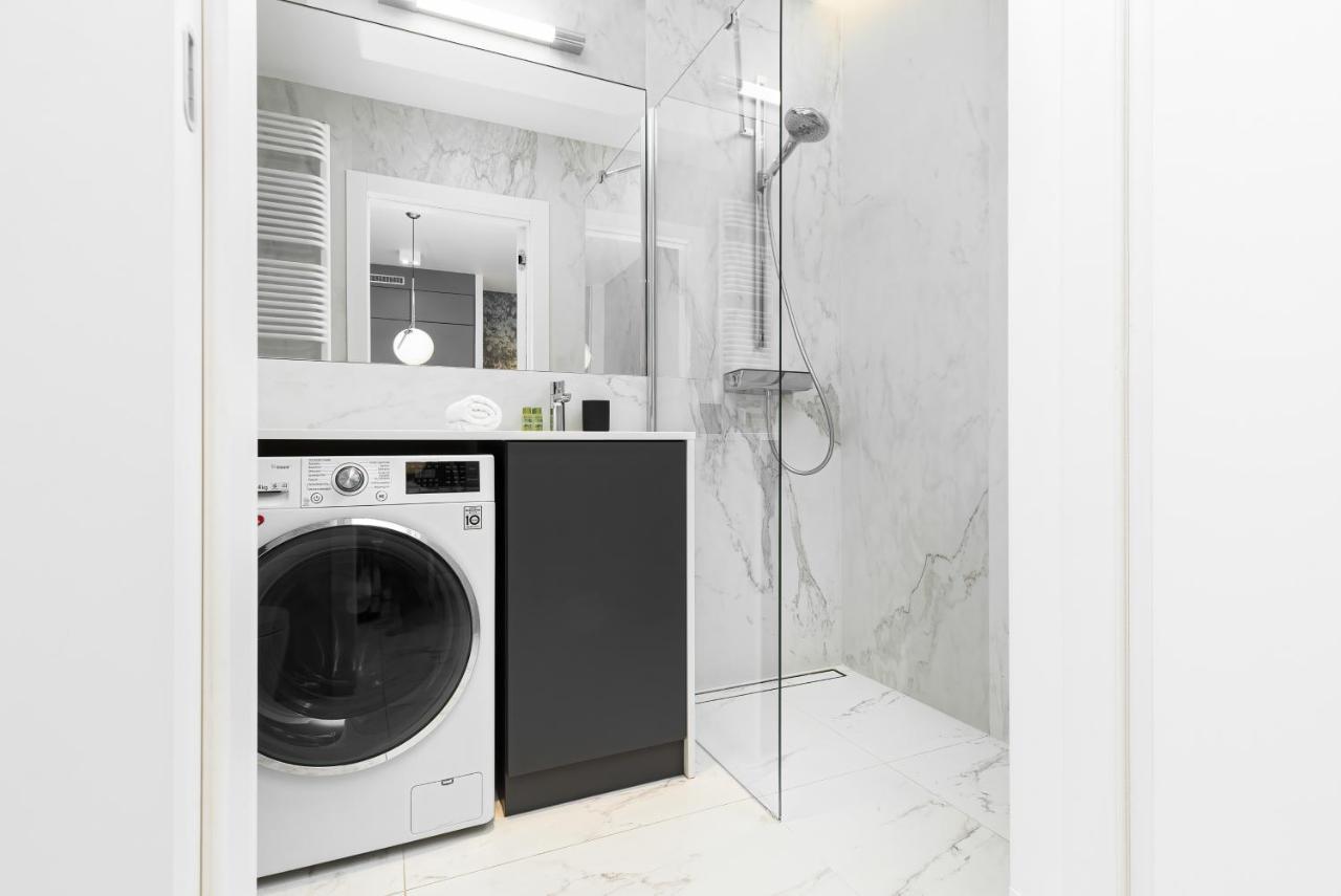 Mennica Residence - City Center Apartments By Noclegi Renters Varşova Dış mekan fotoğraf