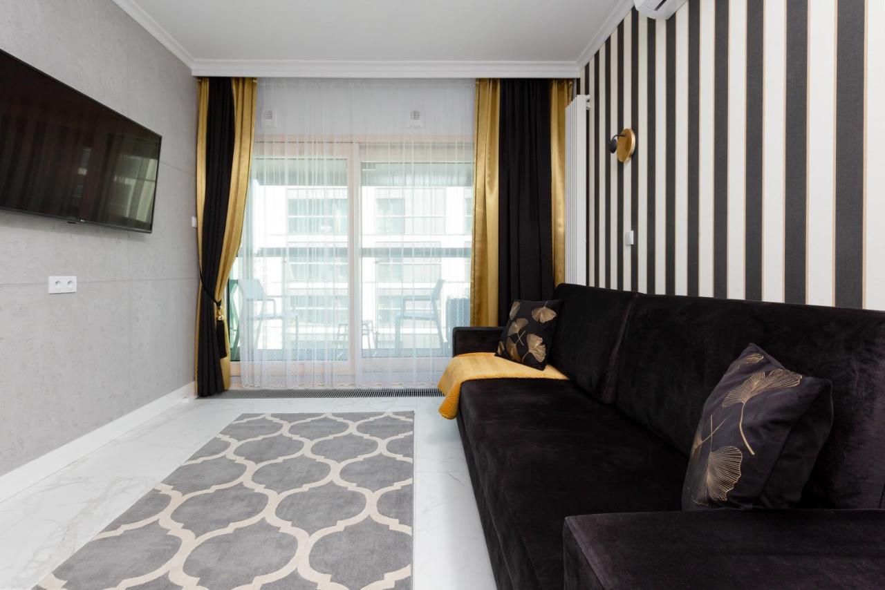 Mennica Residence - City Center Apartments By Noclegi Renters Varşova Dış mekan fotoğraf