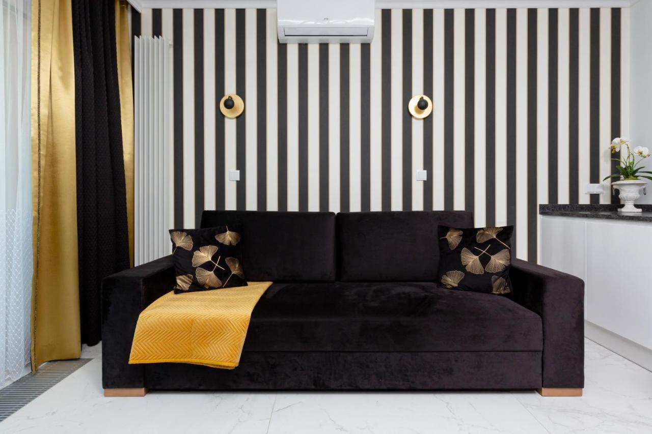 Mennica Residence - City Center Apartments By Noclegi Renters Varşova Dış mekan fotoğraf